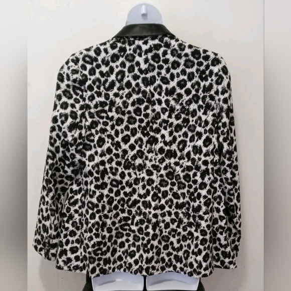 NWT Lane Bryant Leopard Print Blazer Jacket Black & White Womens Plus Sz 22 (2X) - Picture 5 of 11